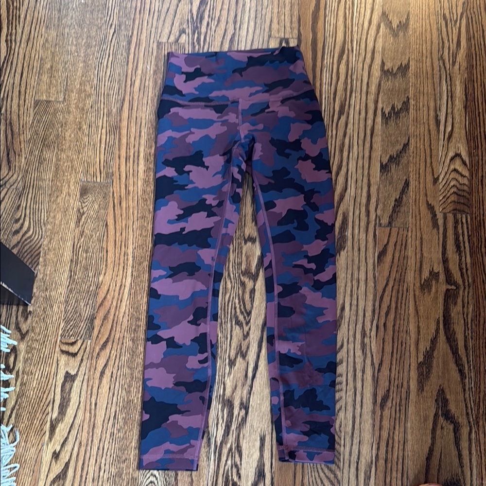 Lululemon camo print leggings size 4